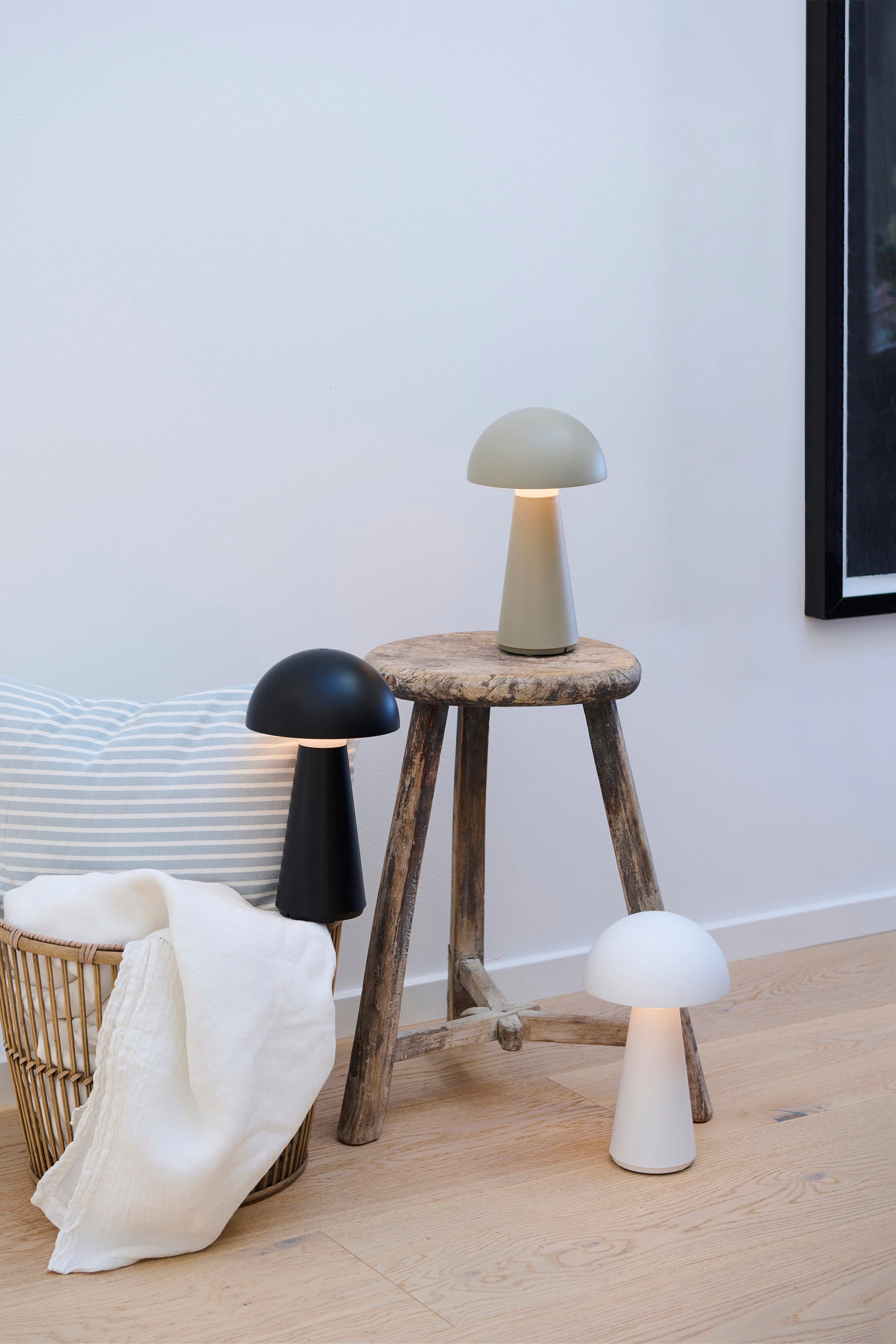 Sam lampe, grå - H28 cm.